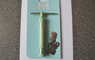 Bringen Sie Fondant einfach in Form mit der Icing Gun von Kitchen Craft, Carl Tode Göttingen, Motivtorten einfach verzieren