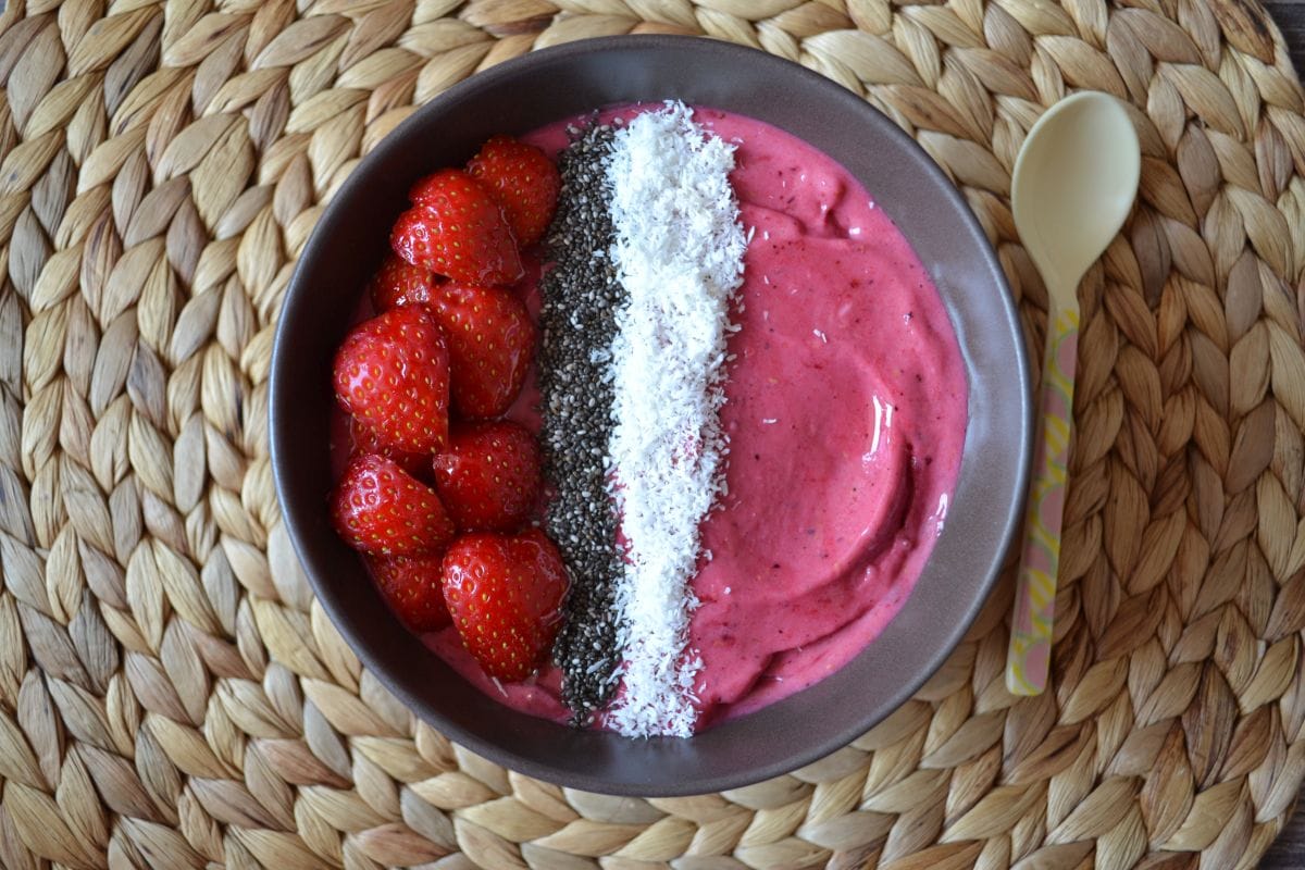 Smoothie Bowl Mit Kokos Und Himbeere Carl Tode Gottingen